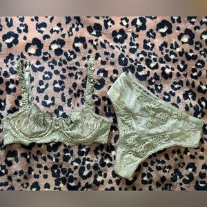 Victorias Secret bra and panty set 32B bra XS panty